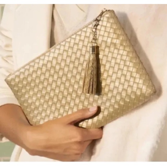 Virginia Wolf Handbags - VIRGINIA WOLF Vegan Woven Pouch Wristlet + Tassel  Charm Retail $88